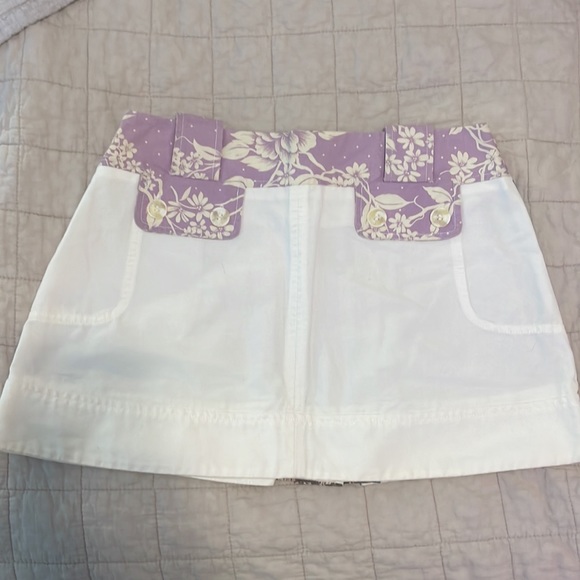 European floral motif mini skirt - Picture 2 of 3